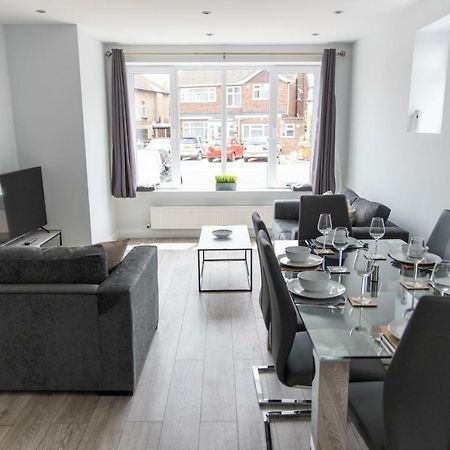 הרו London Northwick Park Serviced Apartments By Riis Property מראה חיצוני תמונה